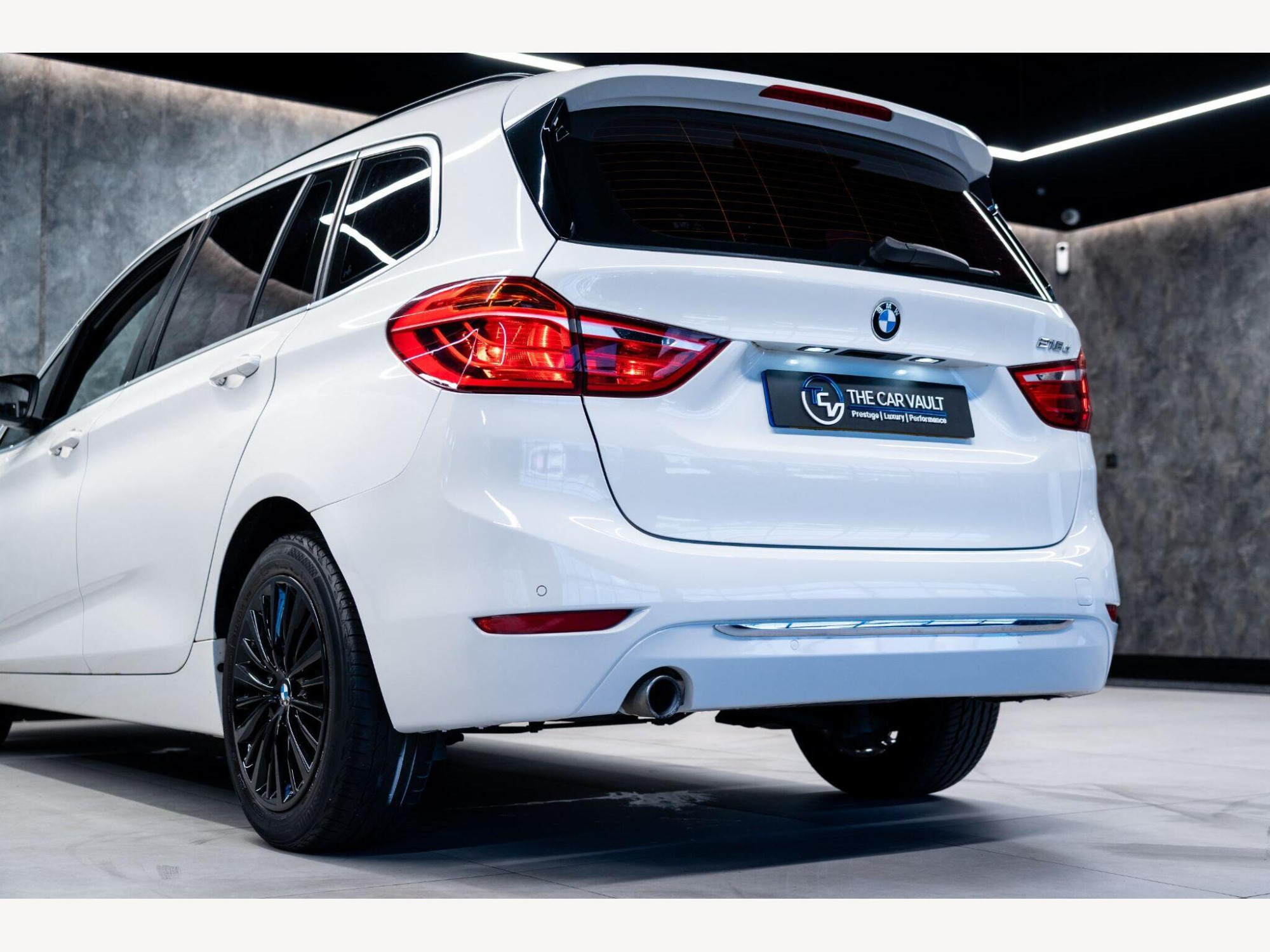 2015 BMW 2 Series Gran Tourer image 12