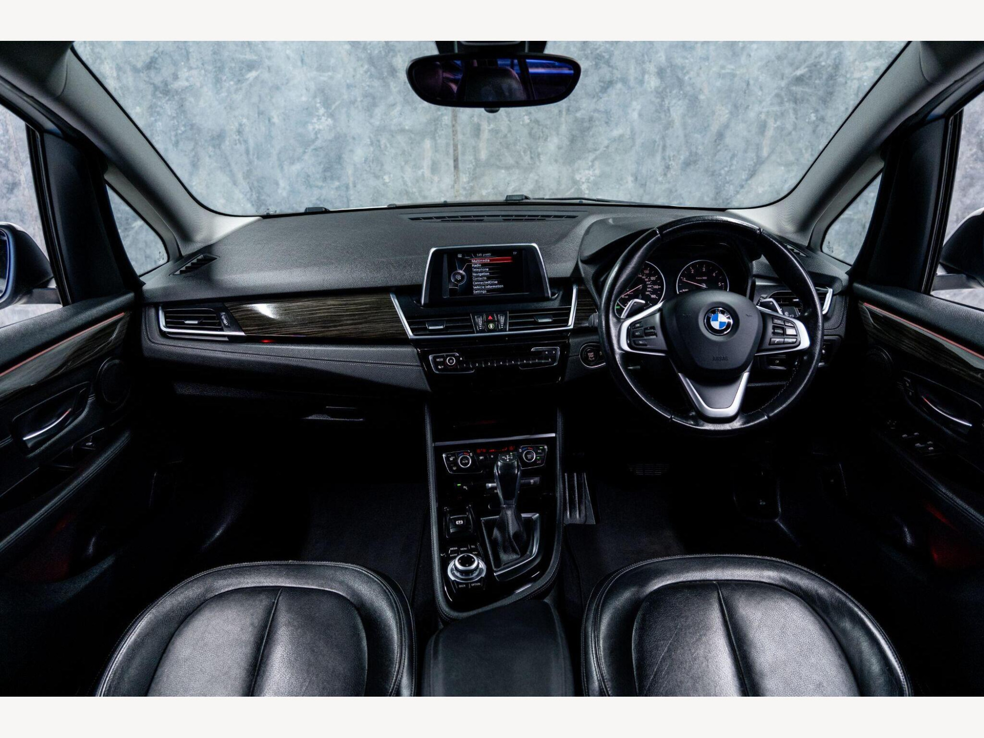 2015 BMW 2 Series Gran Tourer image 2
