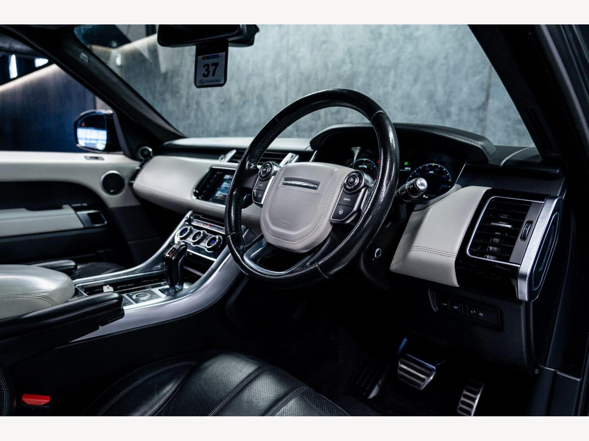 2016 Land Rover Range Rover Sport image 17