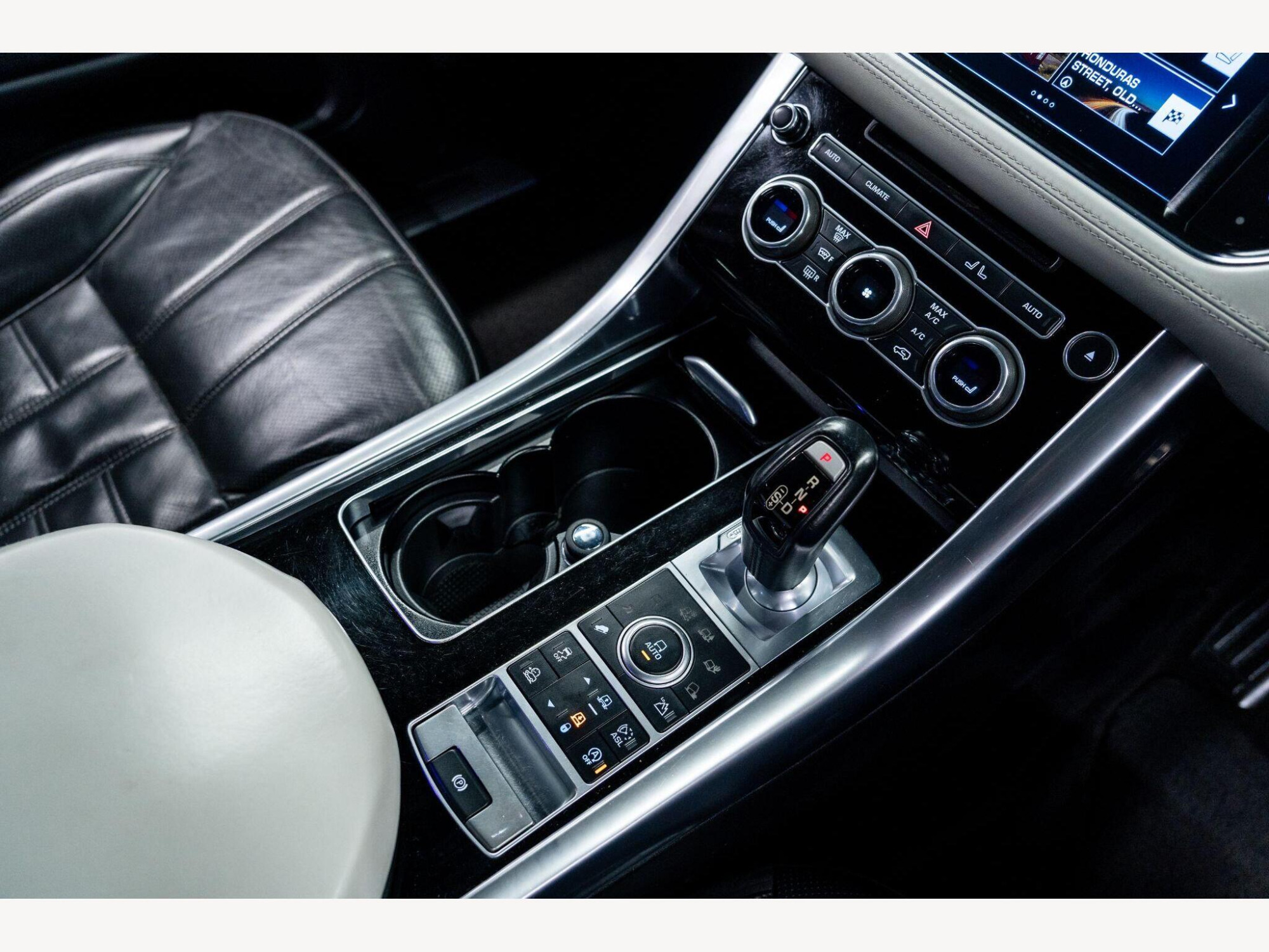 2016 Land Rover Range Rover Sport image 36
