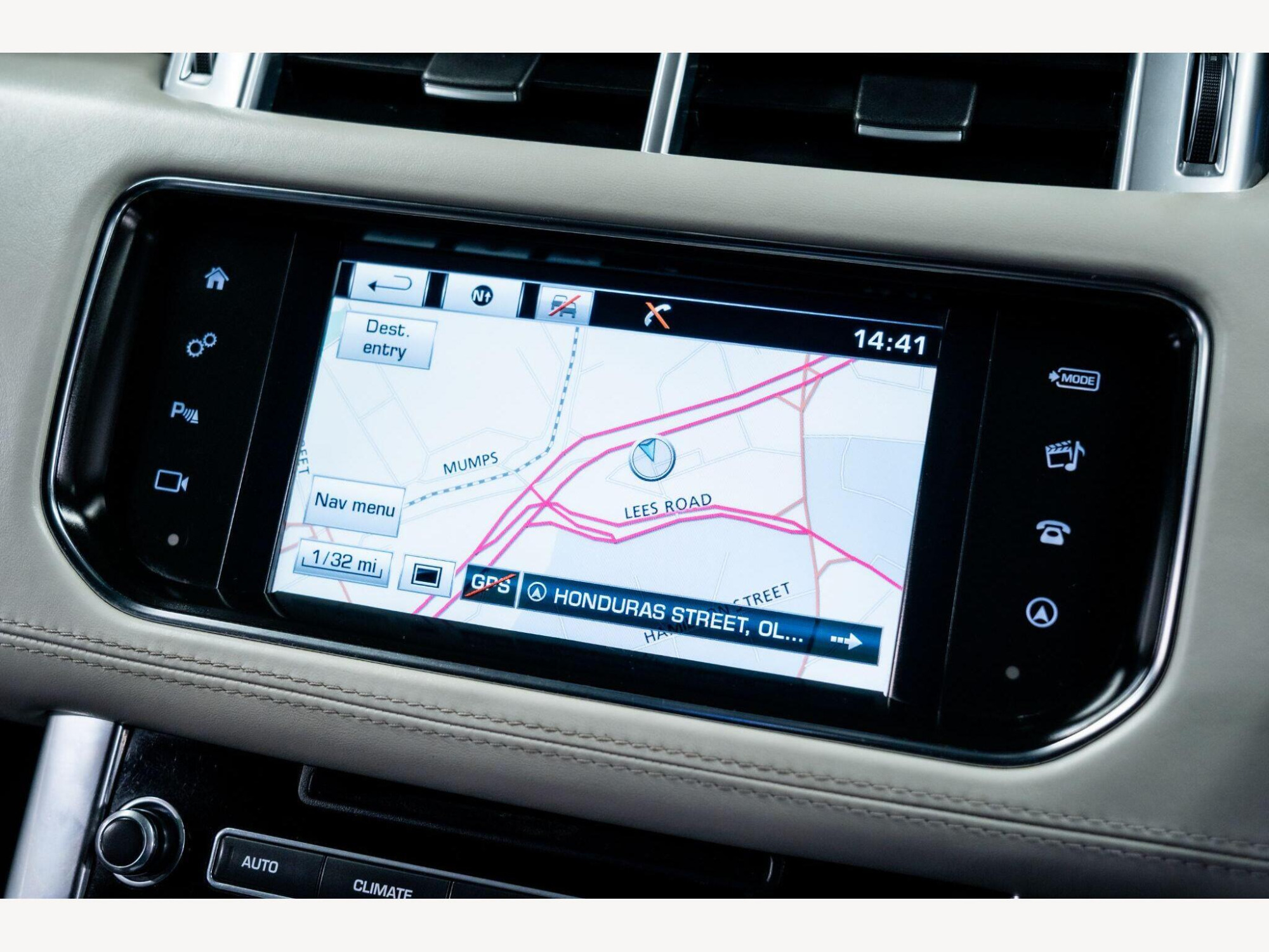 2016 Land Rover Range Rover Sport image 31