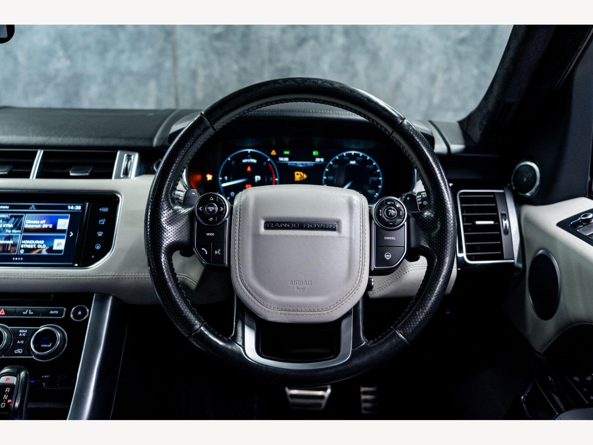 2016 Land Rover Range Rover Sport image 24