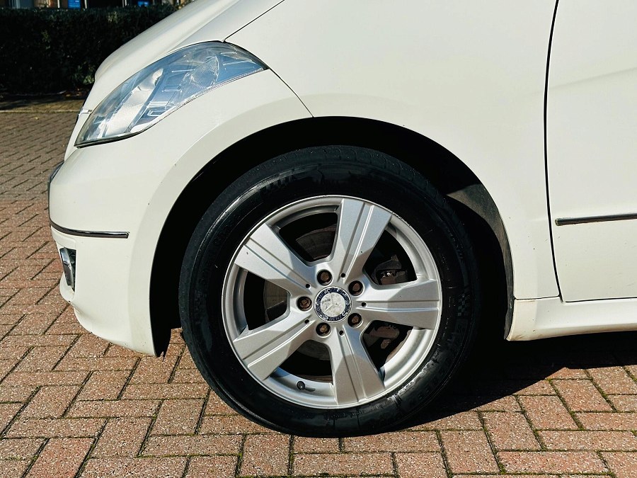 2012 Mercedes-Benz A Class photo 12