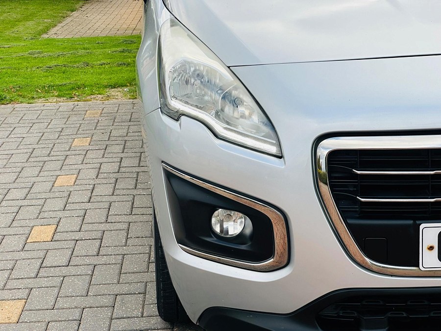2015 Peugeot 3008 photo 9