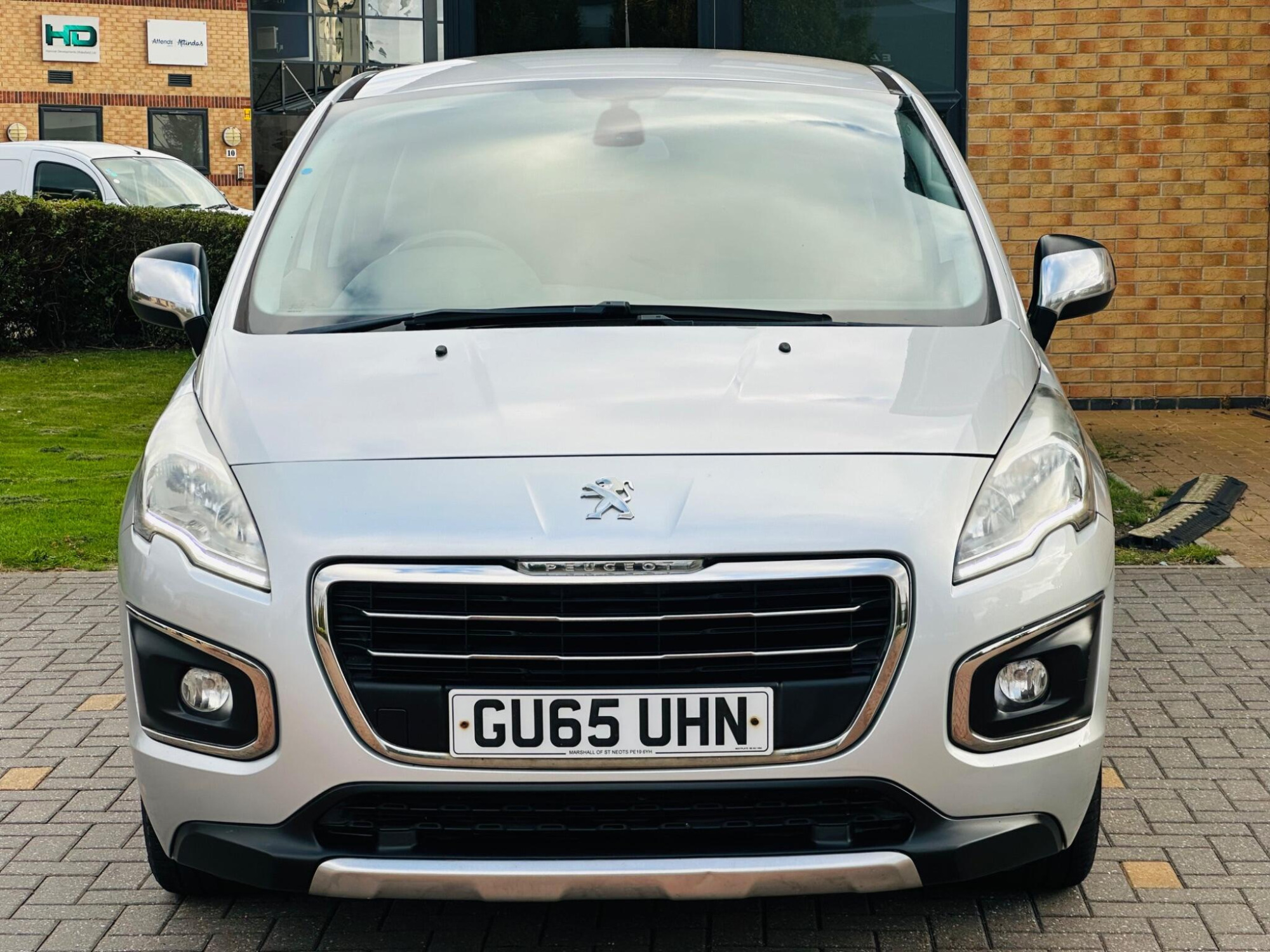 Peugeot 3008 photo 2