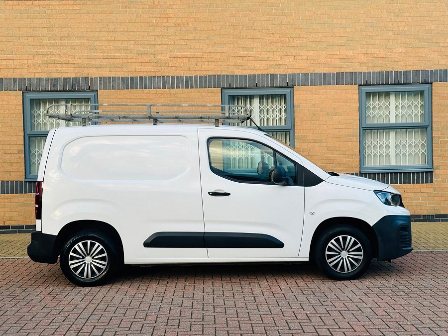 2019 Peugeot Partner photo 9