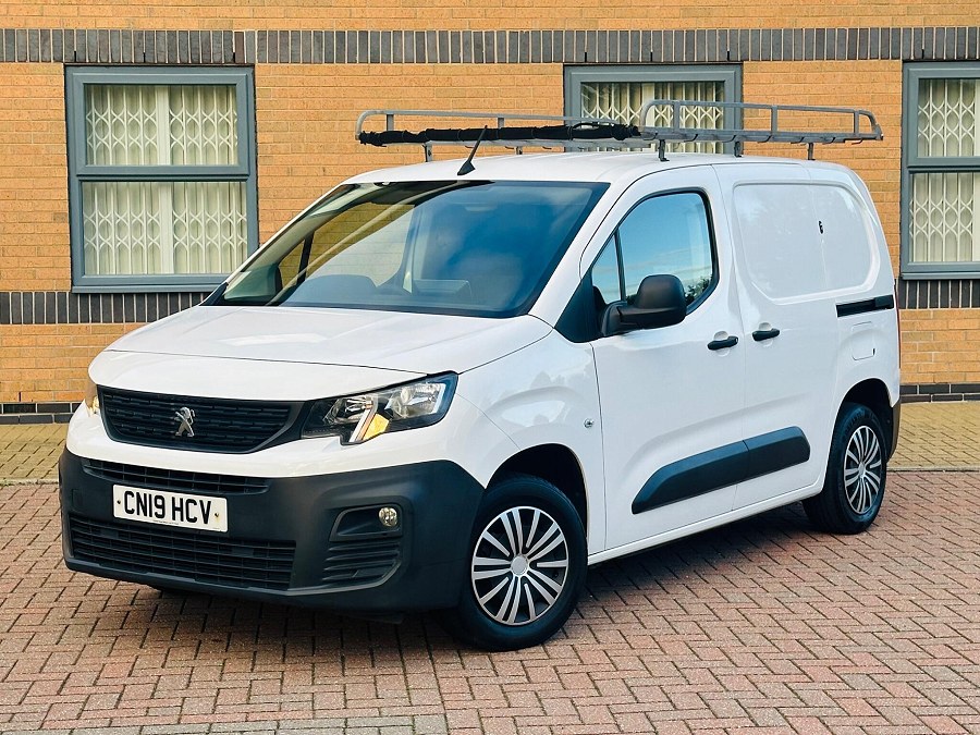 2019 Peugeot Partner photo 3