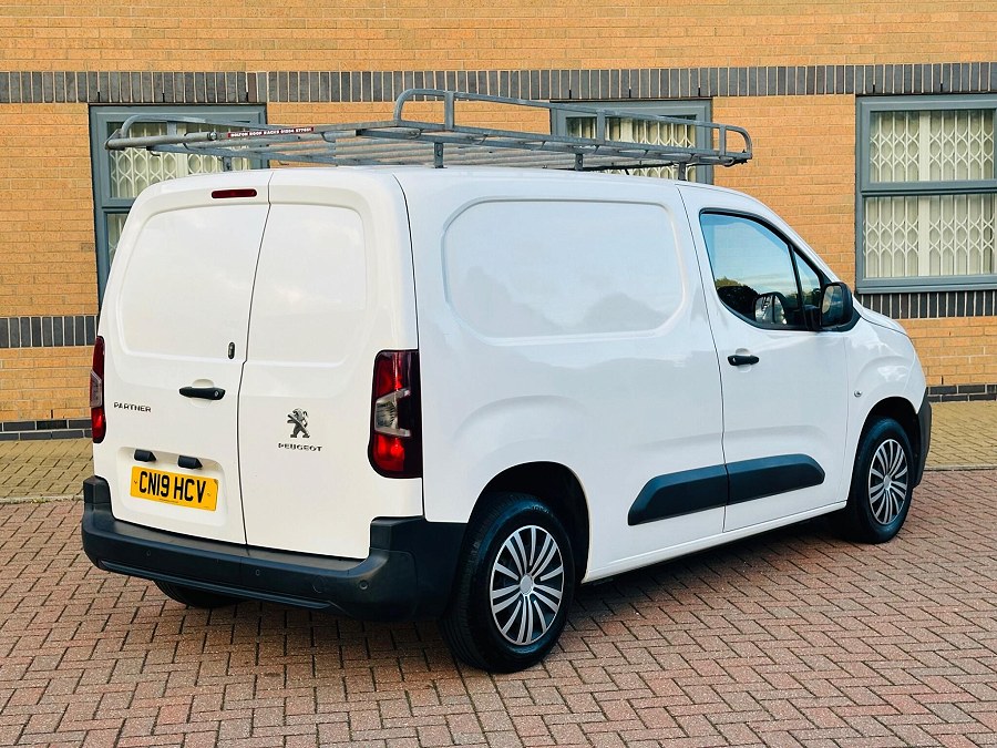 2019 Peugeot Partner photo 10