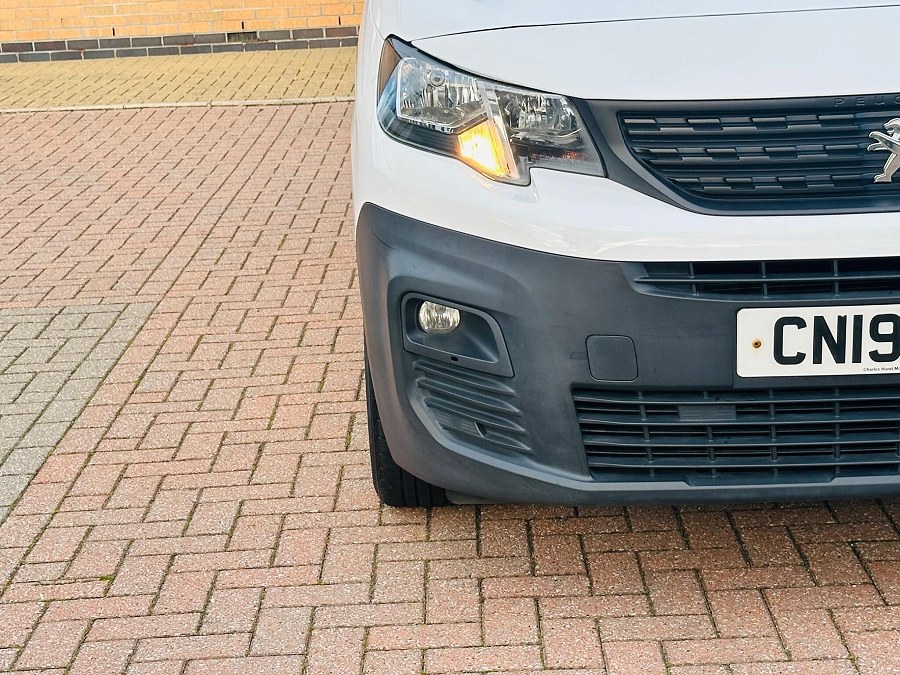 2019 Peugeot Partner photo 5