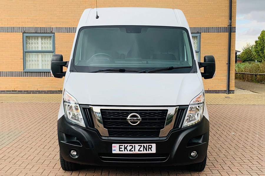2021 Nissan NV400 photo 2