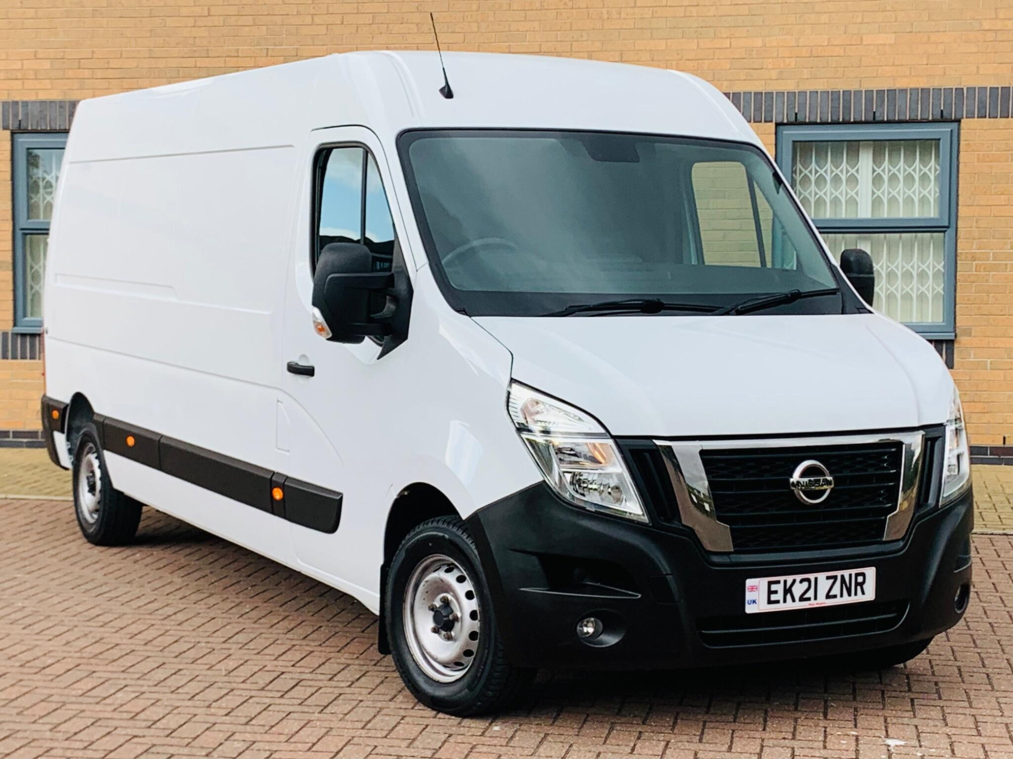 2021 Nissan NV400 2.3 dCi 35 Tekna FWD L3 H2 Euro 6 5dr for sale at Select Cars of Wakefield
