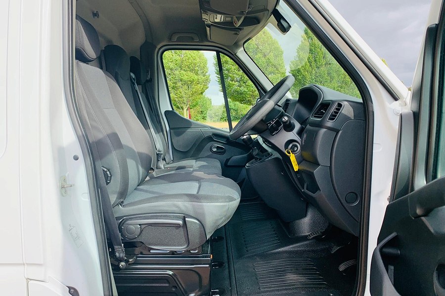 2021 Nissan NV400 photo 9