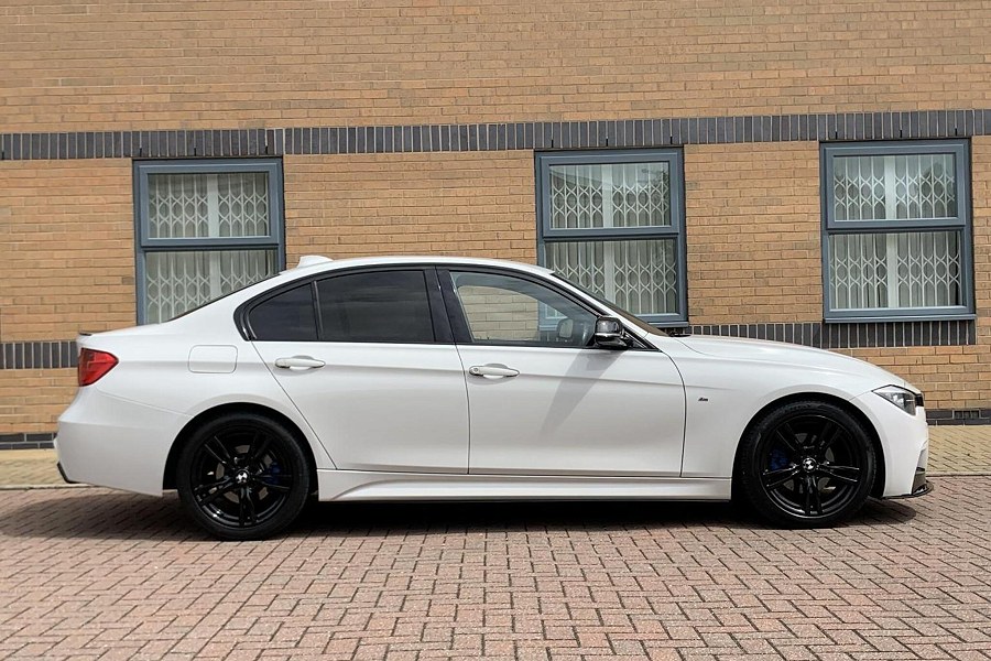 BMW 3 SERIES photo 2