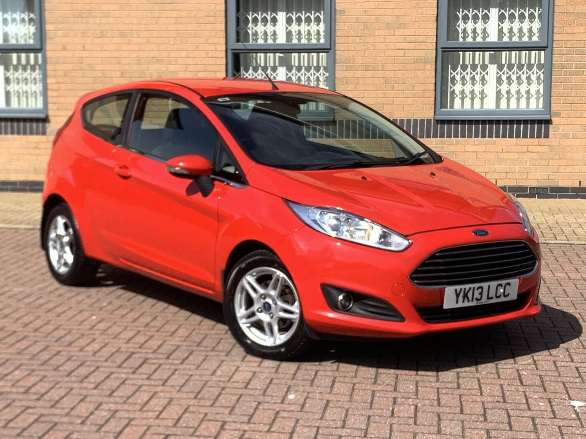 2013 Ford FIESTA 1.0 Zetec Euro 5 (s/s) 3dr for sale at Select Cars of Wakefield