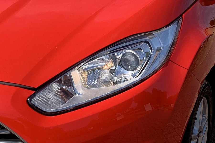 2013 Ford FIESTA photo 11