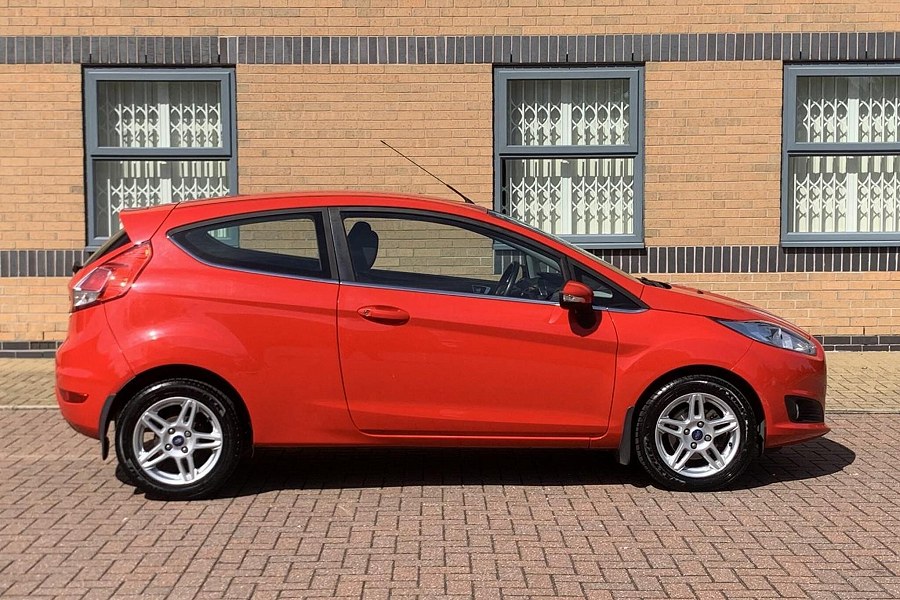 2013 Ford FIESTA photo 6