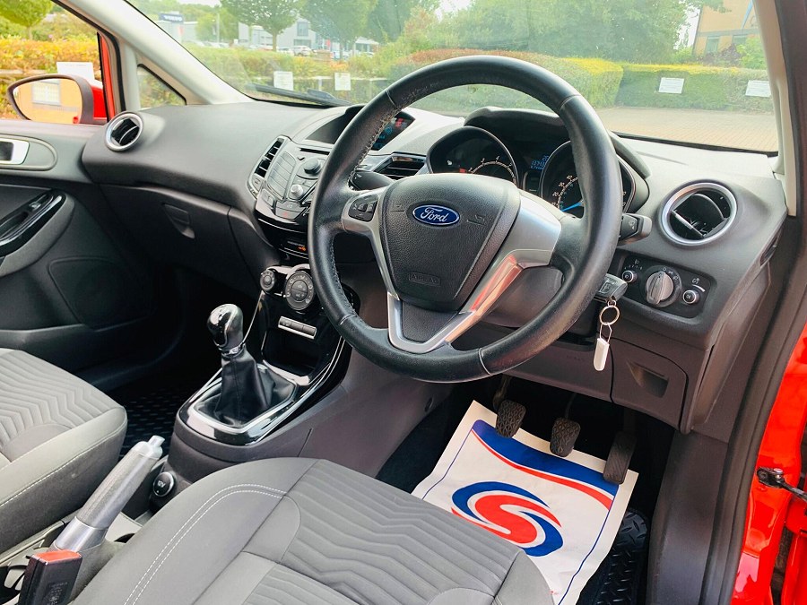 2013 Ford FIESTA photo 13