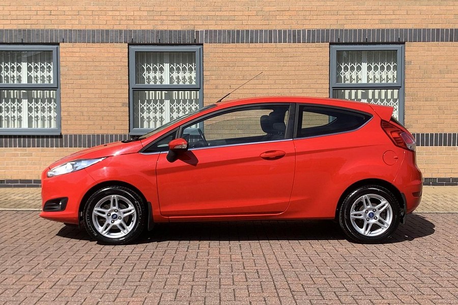 2013 Ford FIESTA photo 4