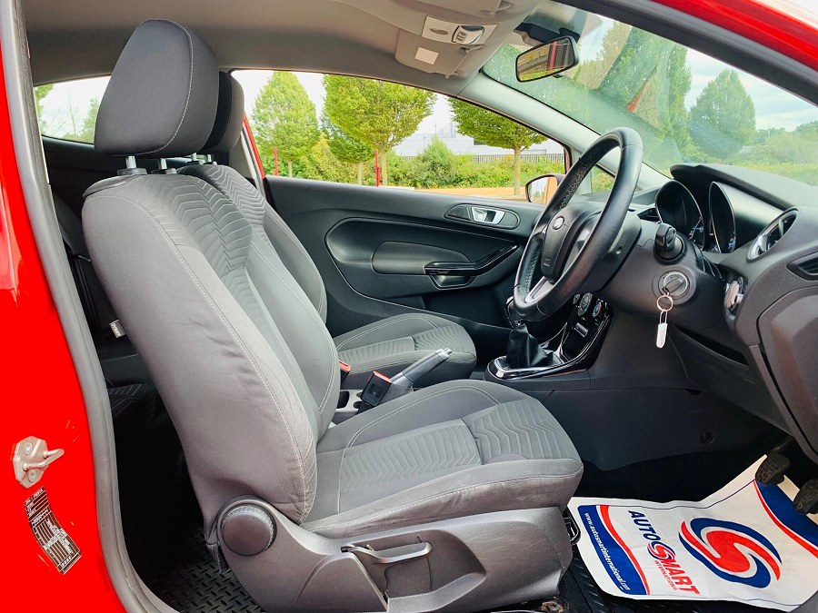 2013 Ford FIESTA photo 12