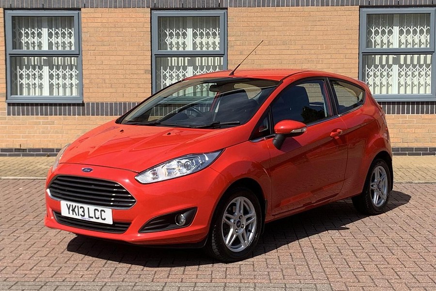 2013 Ford FIESTA photo 3