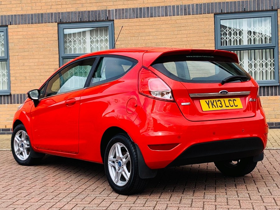 2013 Ford FIESTA photo 3