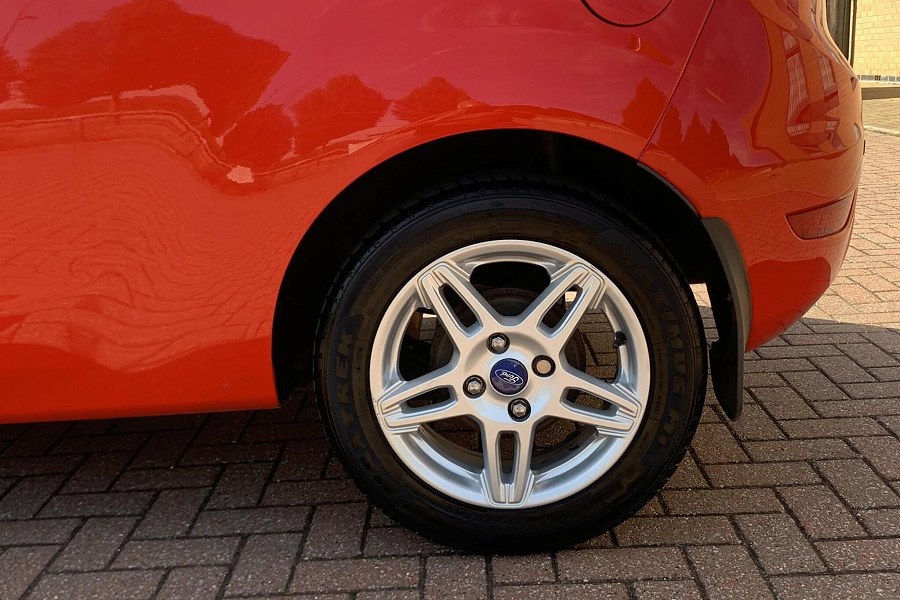 2013 Ford FIESTA photo 13