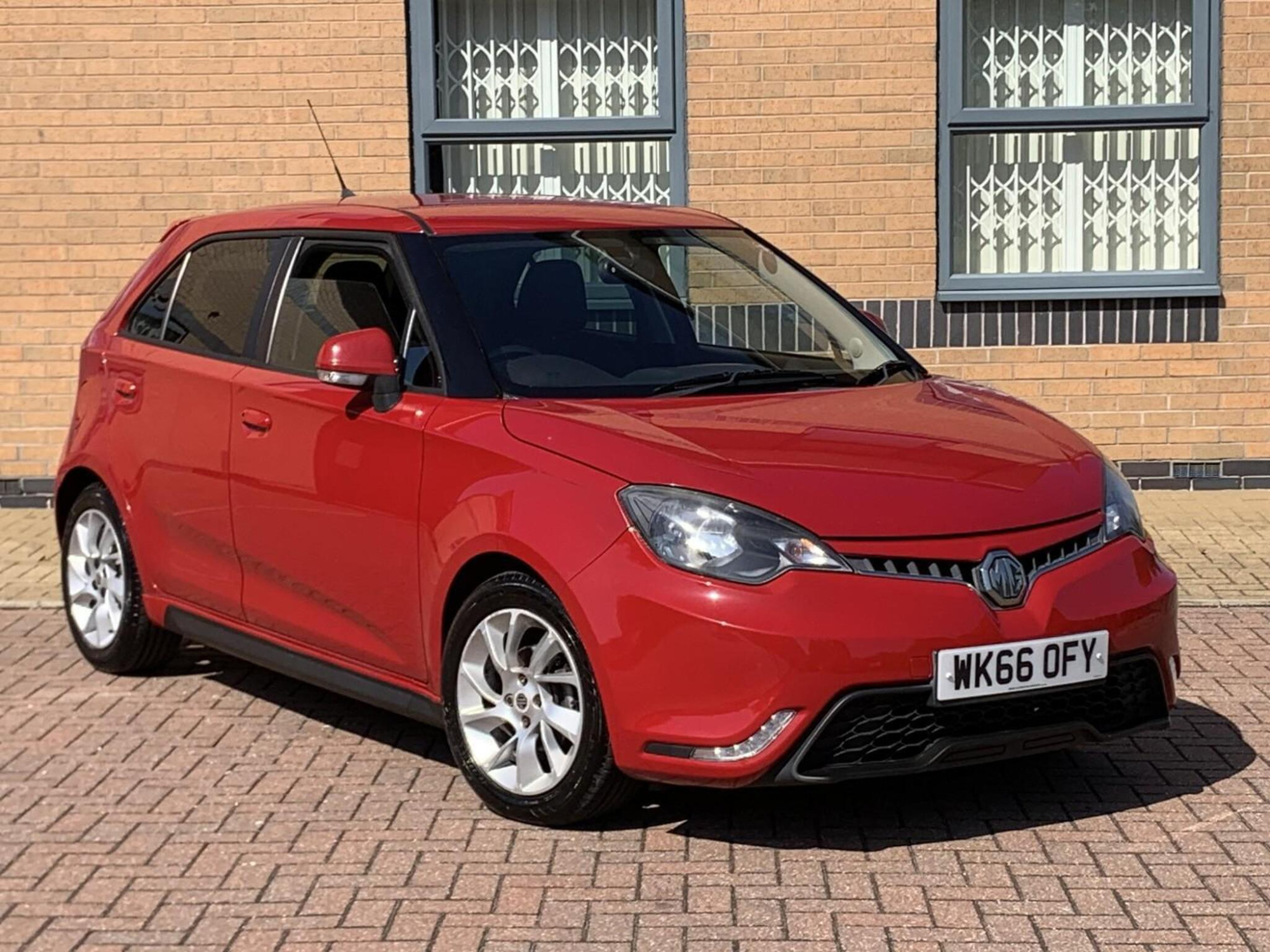 2016 MG MG3 1.5 VTi-TECH 3Form Sport Euro 6 (s/s) 5dr for sale at Select Cars of Wakefield