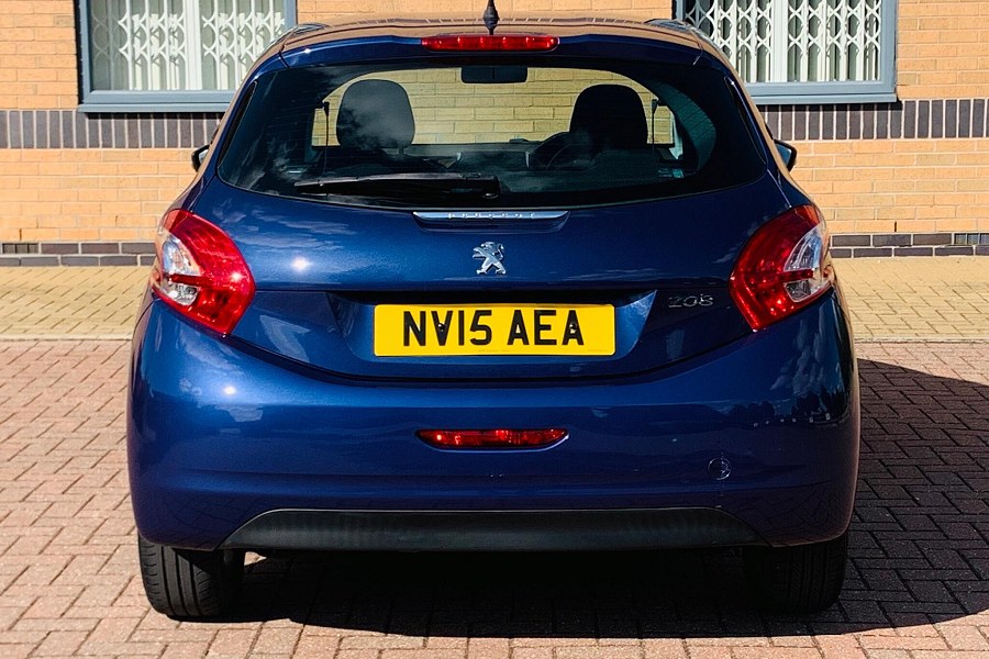2015 Peugeot 208 photo 6
