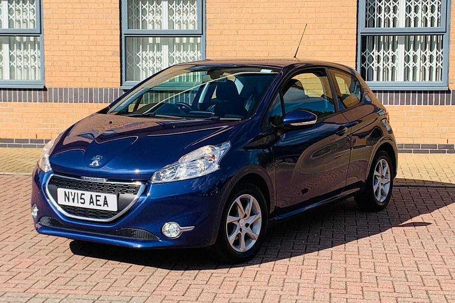 2015 Peugeot 208 photo 3