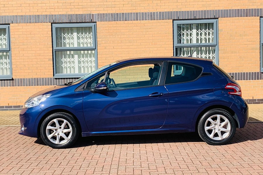 2015 Peugeot 208 photo 5