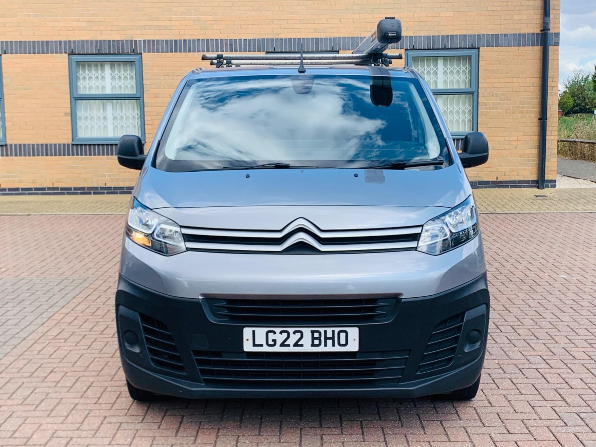 Citroen Dispatch photo 2