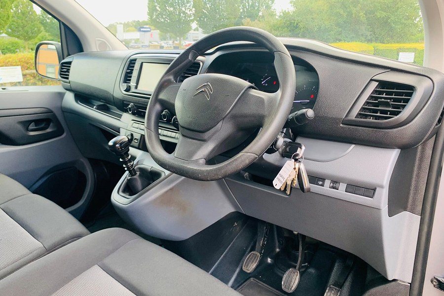 2022 Citroen Dispatch photo 11