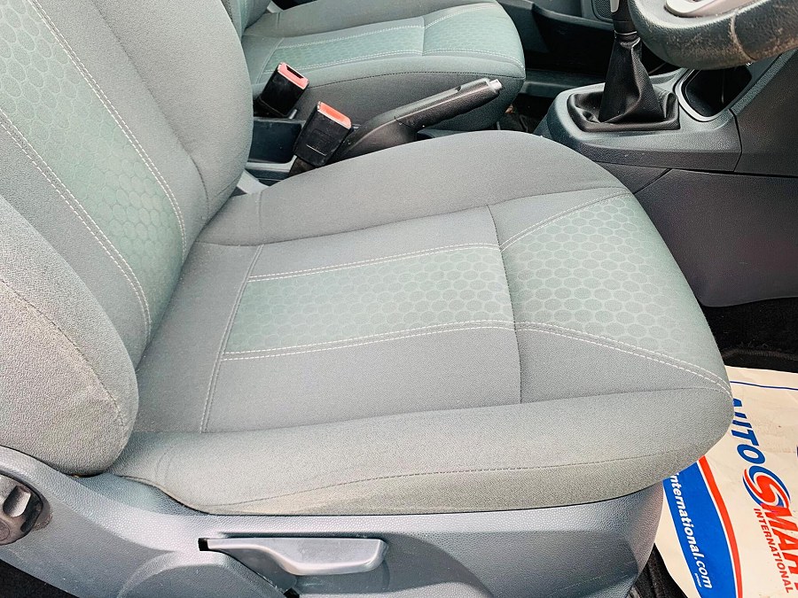 2010 Ford Fiesta Van photo 12