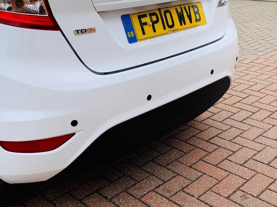 2010 Ford Fiesta Van photo 9