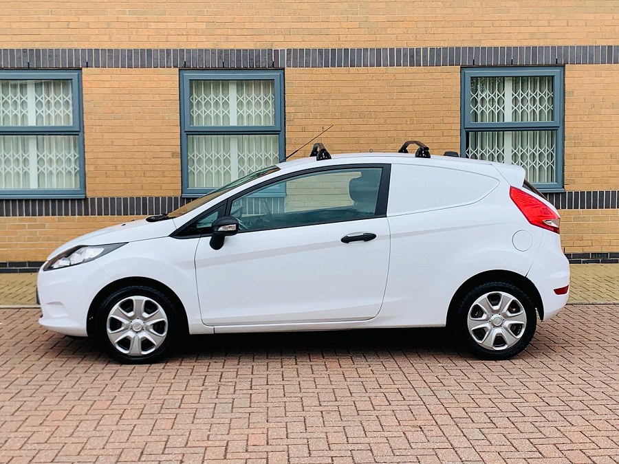 2010 Ford Fiesta Van photo 4