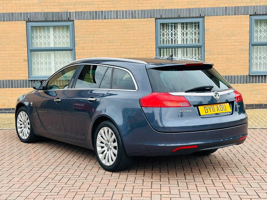 2011 Vauxhall Insignia photo 4