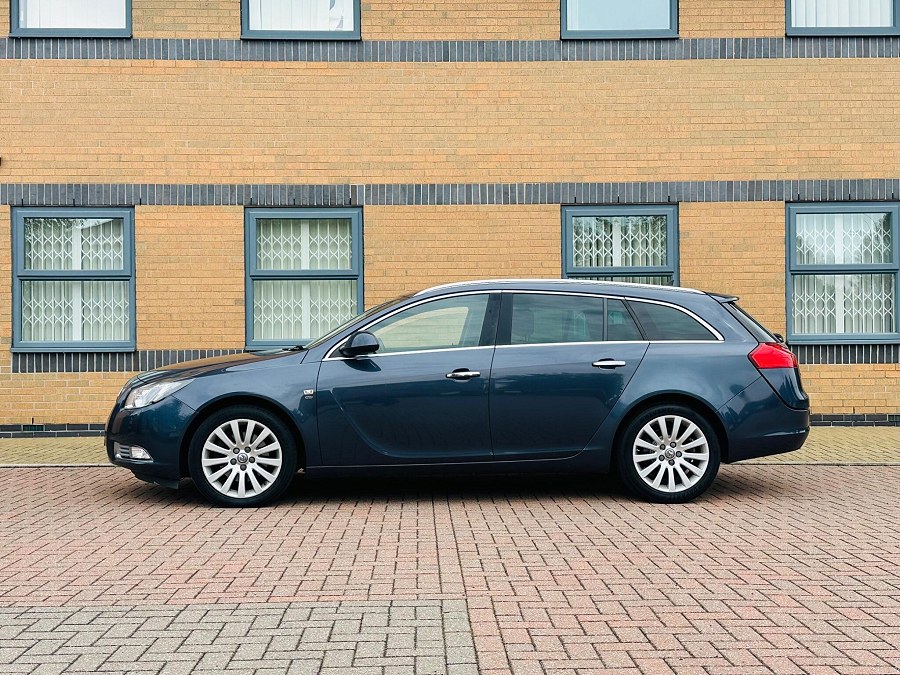 2011 Vauxhall Insignia photo 6