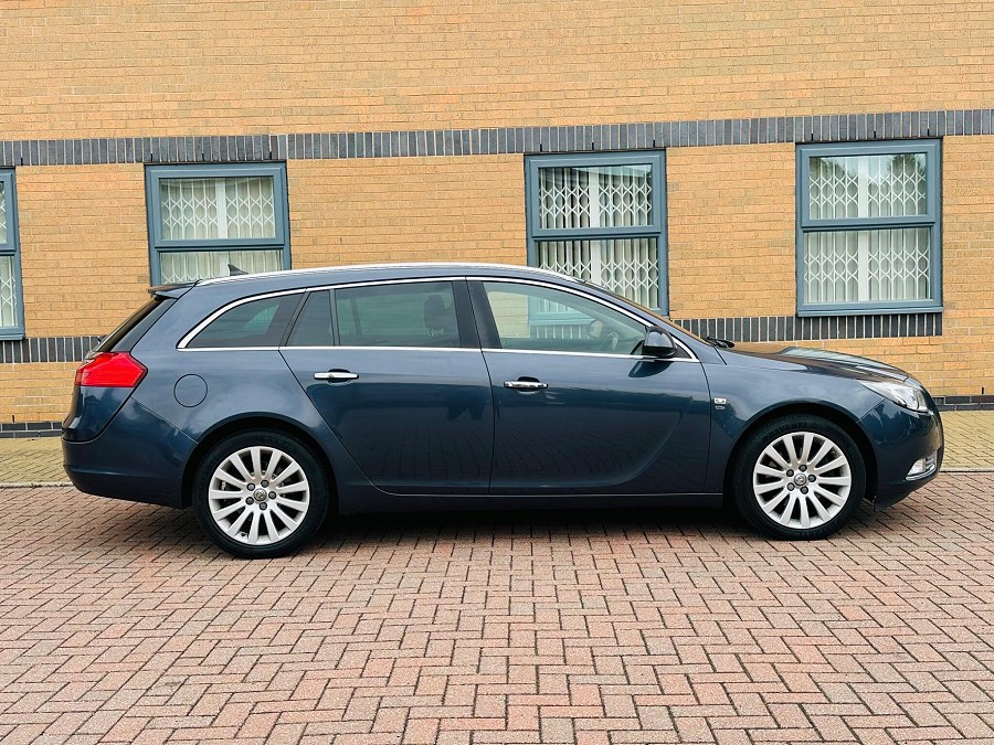2011 Vauxhall Insignia photo 8