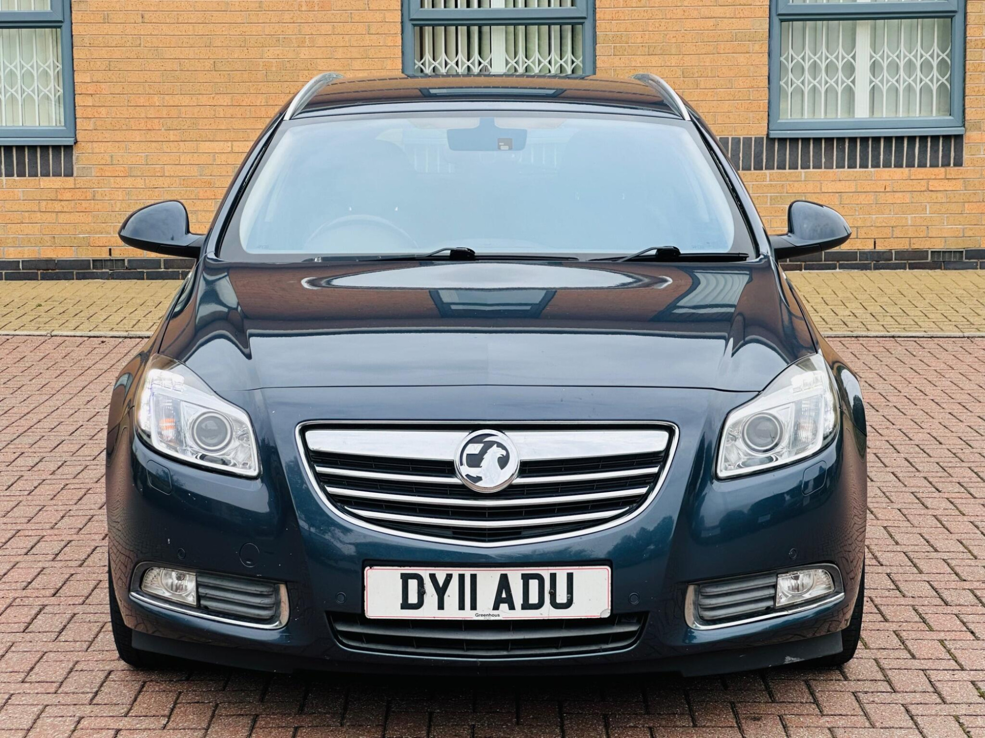 Vauxhall Insignia photo 2