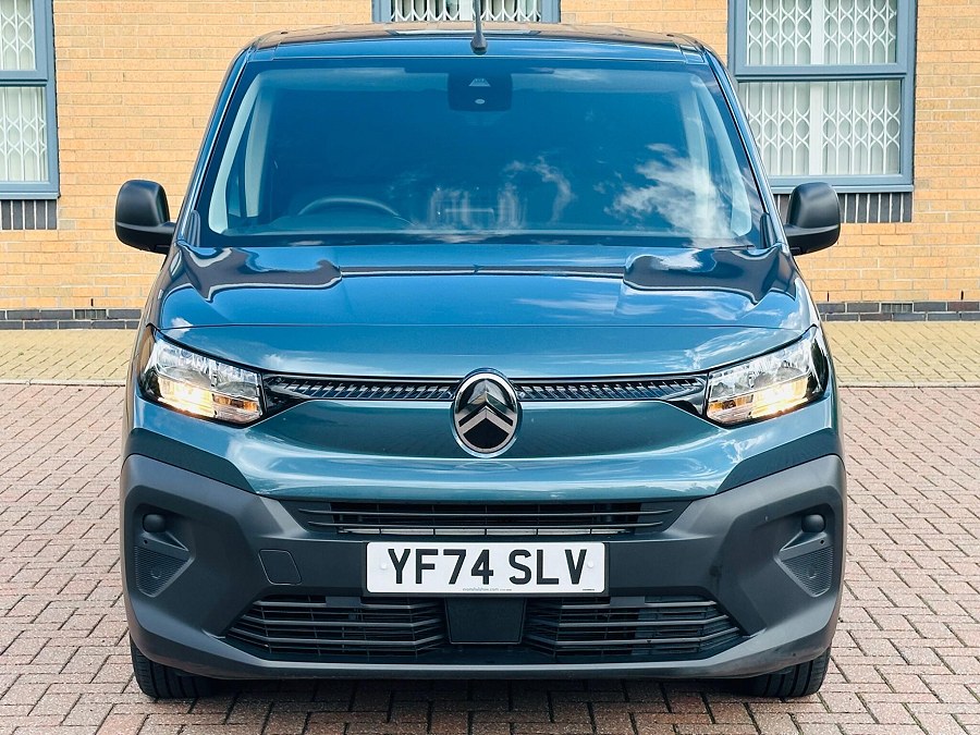 2025 Citroen Berlingo photo 2