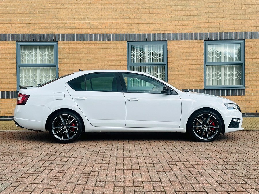 2020 Skoda Octavia photo 4