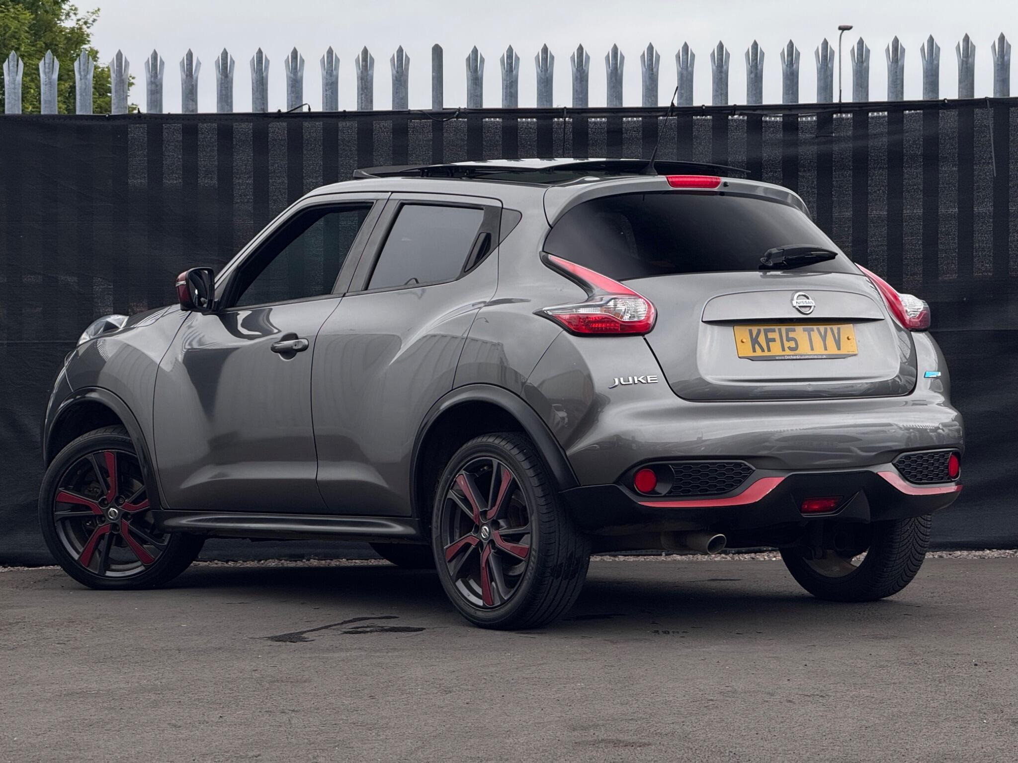 Nissan Juke photo 2