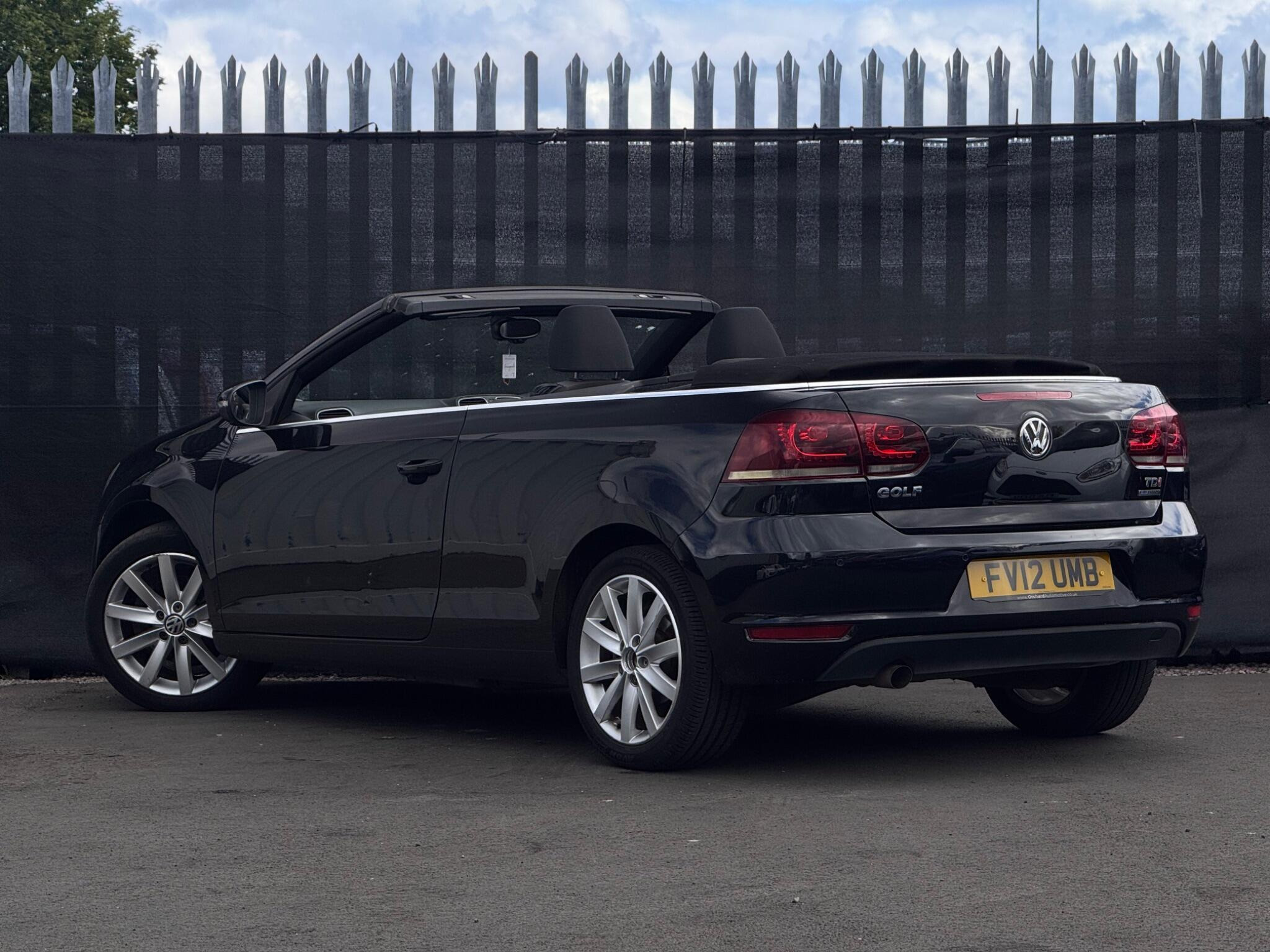 Volkswagen Golf photo 2