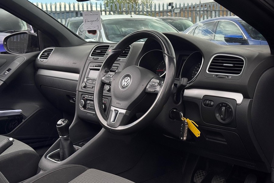 2012 Volkswagen Golf photo 3