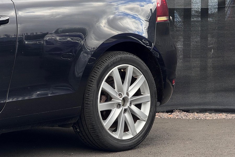 2012 Volkswagen Golf photo 13