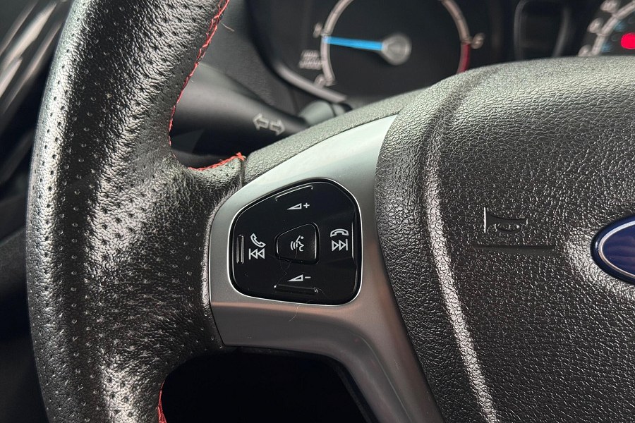 2020 Ford Transit Courier photo 14