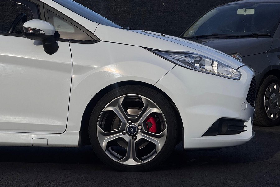 2016 Ford Fiesta photo 8