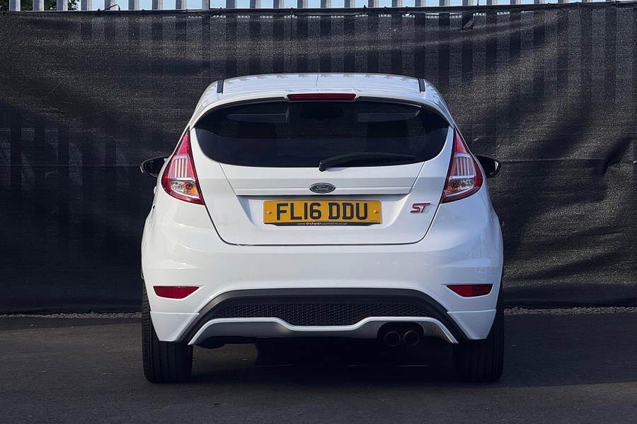2016 Ford Fiesta photo 6