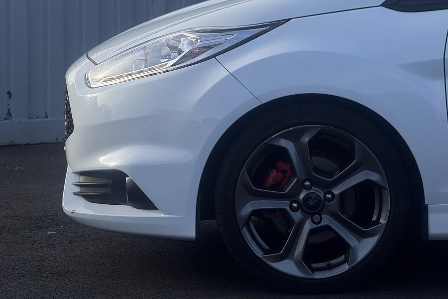 2016 Ford Fiesta photo 14