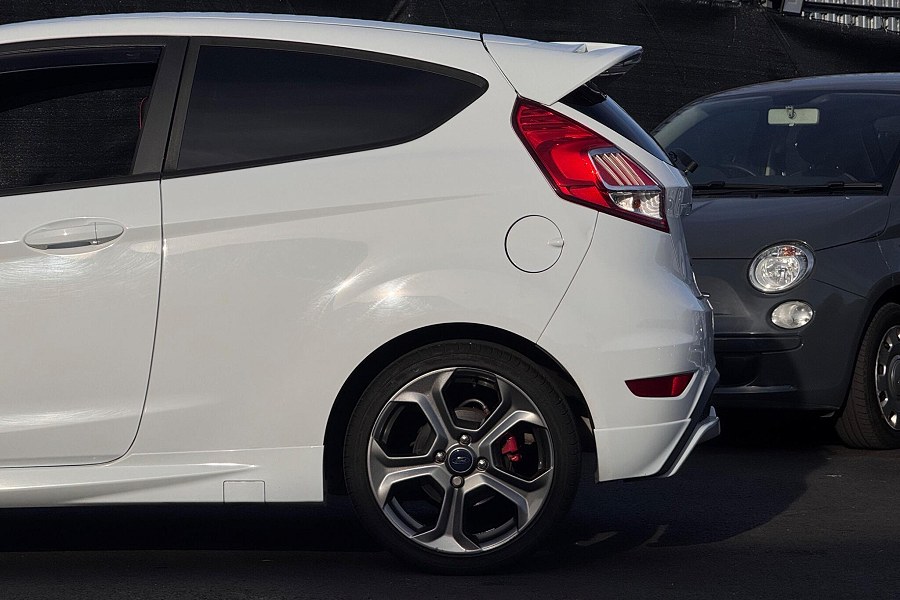 2016 Ford Fiesta photo 9